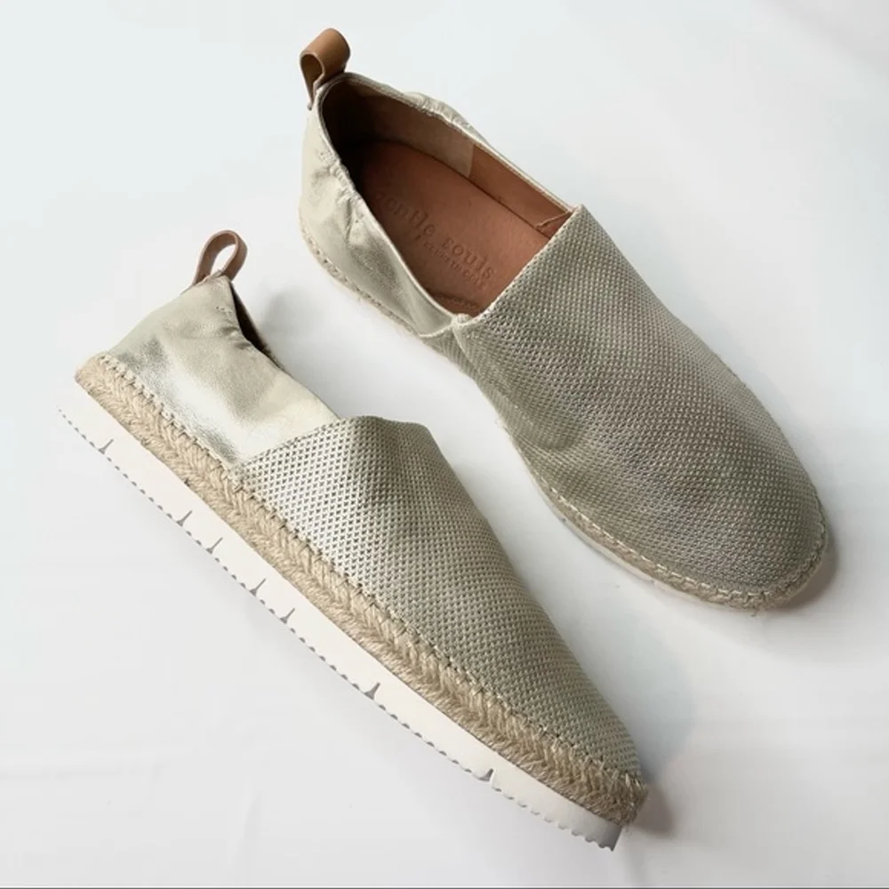 Gentle Souls‎ by Kenneth Cole Lara A-Line Sporty Gold Espadrilles Size 9.5